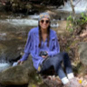 Meet your Posher, Alia